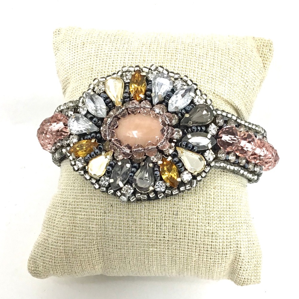 SALE❗️CRYSTAL& BEADED BRACELET HOLIDAY GIFT